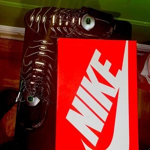 NIKE AIR MAX PLUS F22(Size 10.5 in Mens)